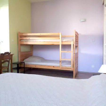 Appartement De 2 Chambres Avec Balcon A La Bourboule A 4 Km Des Pistes شقة *